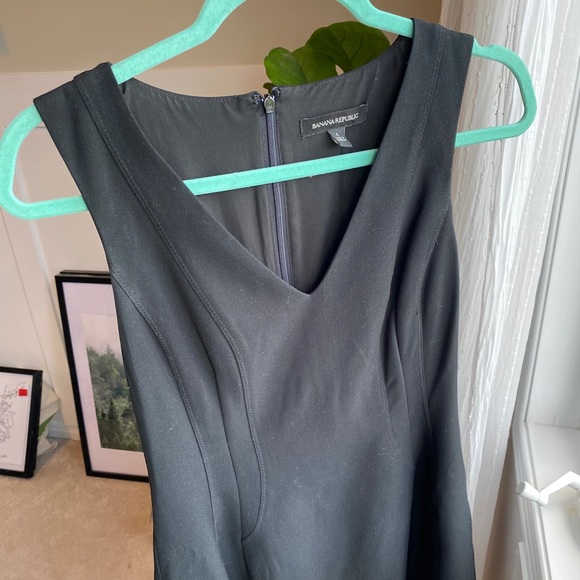 Banana Republic ⚡️ - V Neck Dress - Picture 2 of 5